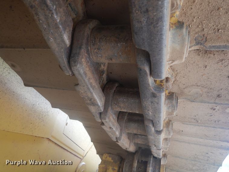 image for item JI9496 2004 Caterpillar D6R LGP Series II  dozer