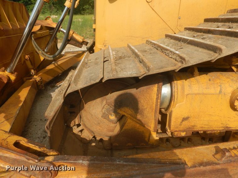 image for item JI9496 2004 Caterpillar D6R LGP Series II  dozer