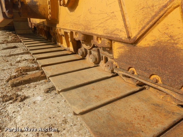 image for item JI9496 2004 Caterpillar D6R LGP Series II  dozer