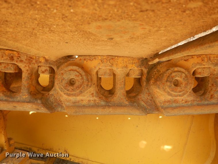 image for item JI9496 2004 Caterpillar D6R LGP Series II  dozer