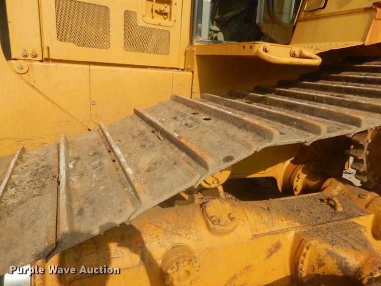 image for item JI9496 2004 Caterpillar D6R LGP Series II  dozer