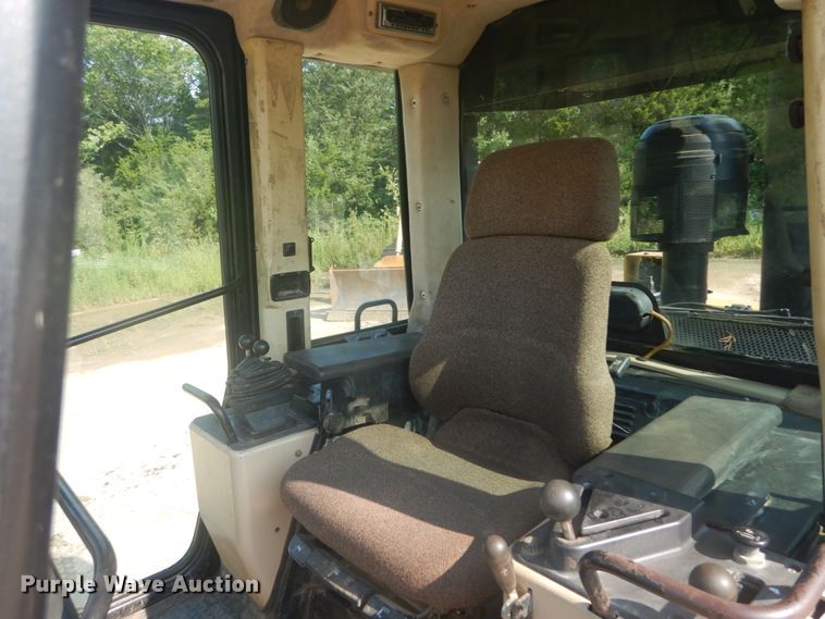 image for item JI9497 2002 Caterpillar 963C  track loader