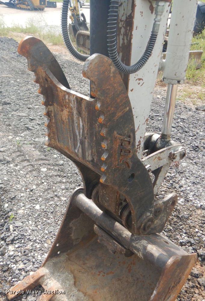 image for item JI9501 2012 Takeuchi TB138FR  mini excavator