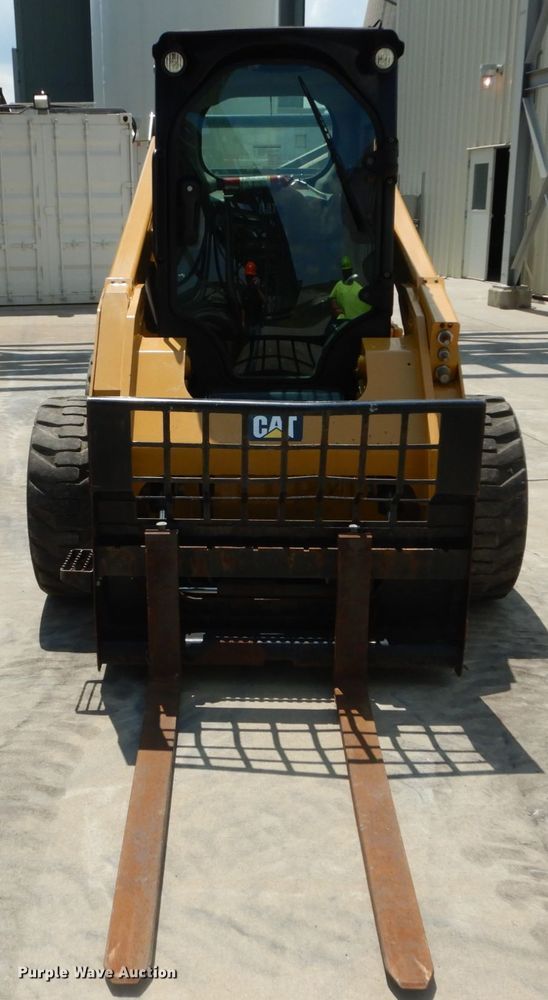 image for item JI9551 2015 Caterpillar 272D  skid steer loader