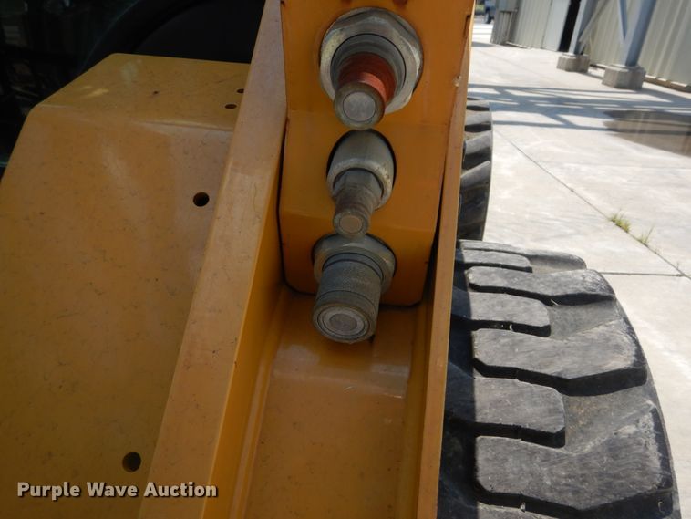 image for item JI9551 2015 Caterpillar 272D  skid steer loader