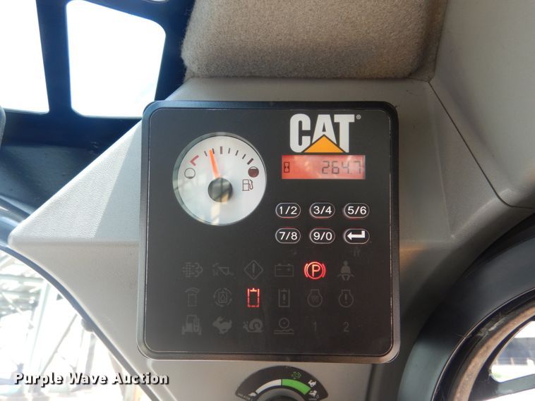 image for item JI9551 2015 Caterpillar 272D  skid steer loader