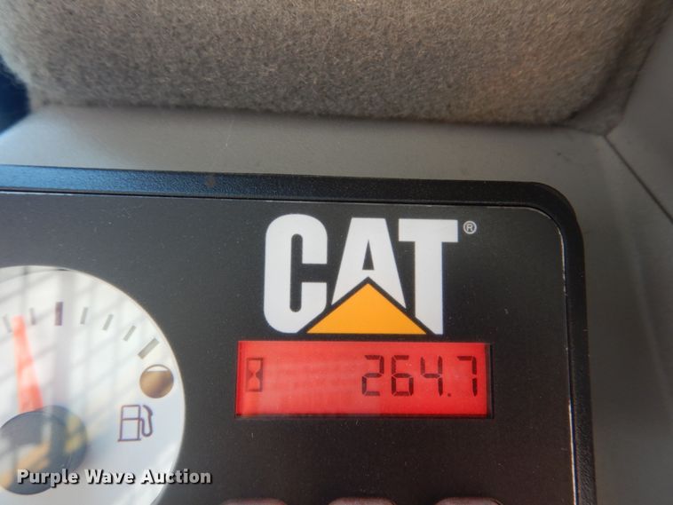 image for item JI9551 2015 Caterpillar 272D  skid steer loader