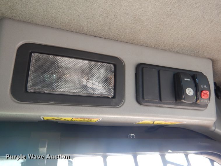 image for item JI9551 2015 Caterpillar 272D  skid steer loader