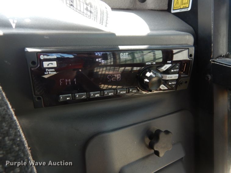 image for item JI9551 2015 Caterpillar 272D  skid steer loader