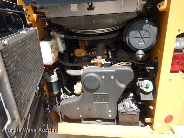 image for item JI9551 2015 Caterpillar 272D  skid steer loader