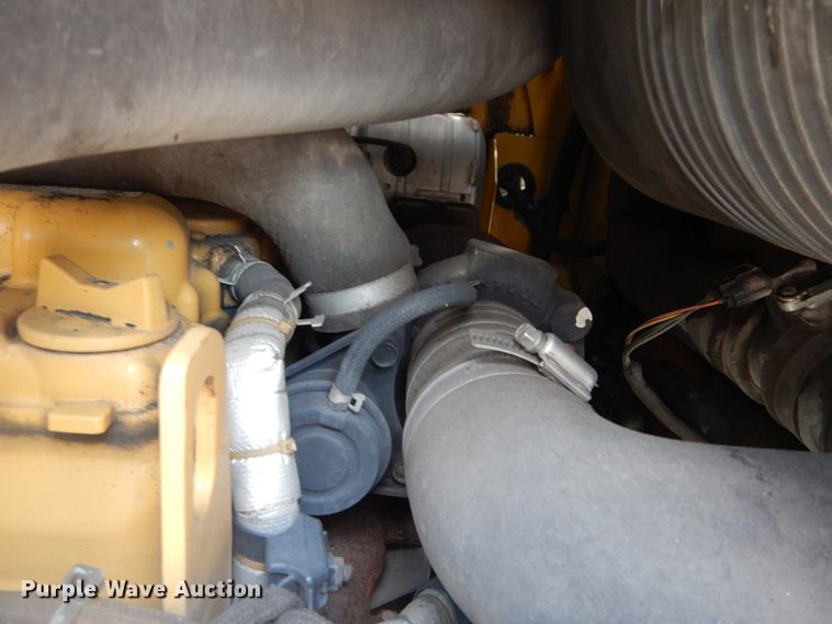 image for item JI9551 2015 Caterpillar 272D  skid steer loader