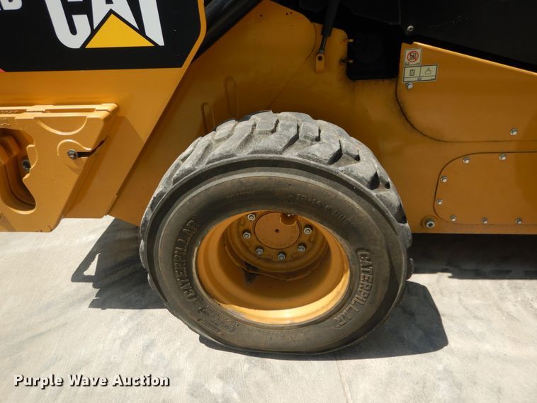 image for item JI9551 2015 Caterpillar 272D  skid steer loader