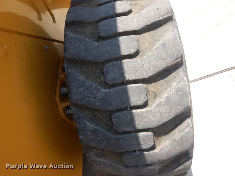 image for item JI9551 2015 Caterpillar 272D  skid steer loader