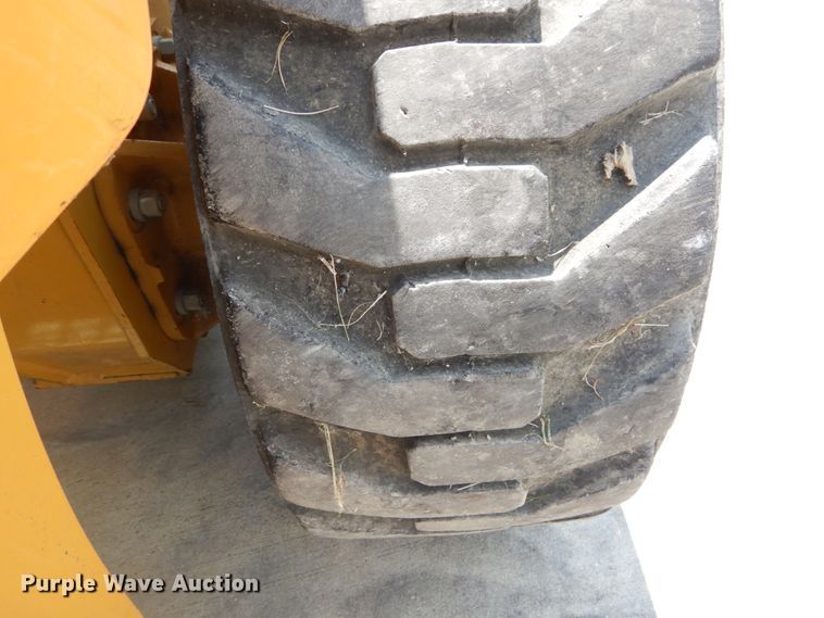 image for item JI9551 2015 Caterpillar 272D  skid steer loader