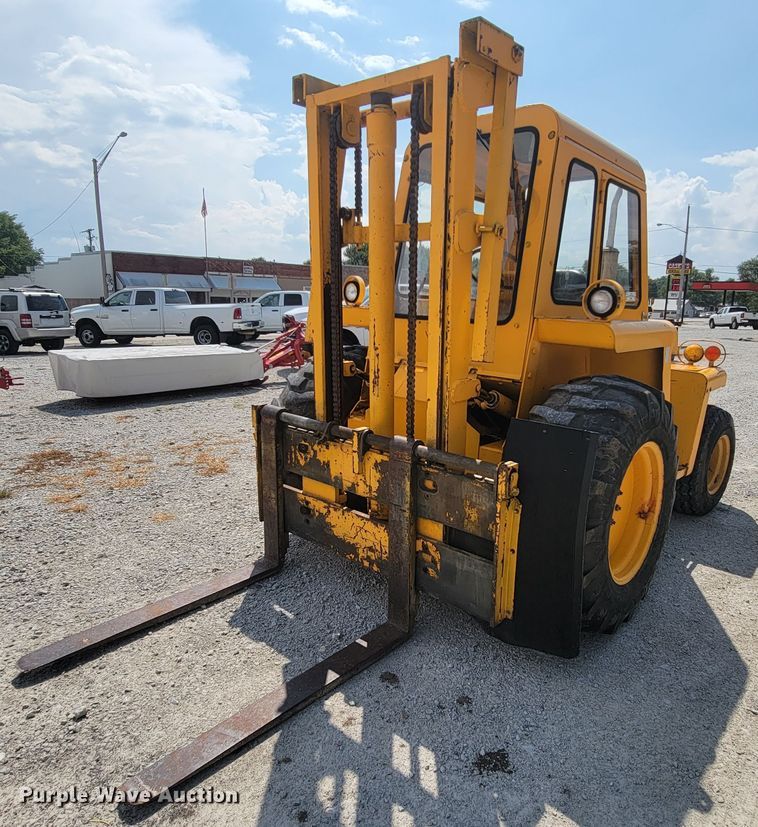 image for item KD9457 1977 Massey Ferguson MF4500  forklift