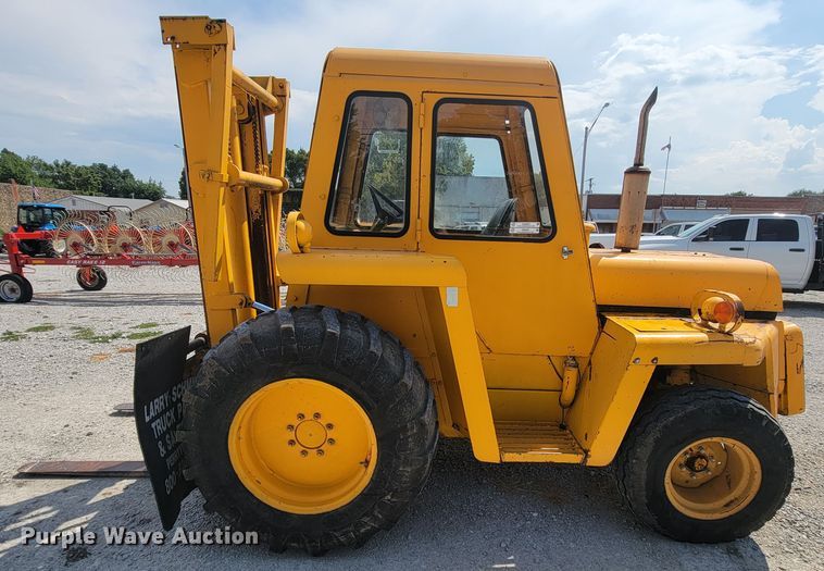 image for item KD9457 1977 Massey Ferguson MF4500  forklift