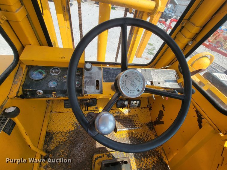 image for item KD9457 1977 Massey Ferguson MF4500  forklift