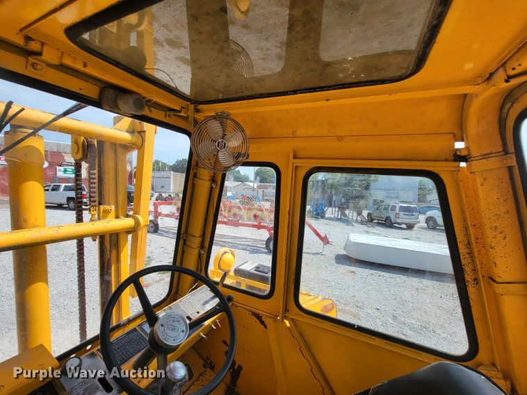 image for item KD9457 1977 Massey Ferguson MF4500  forklift