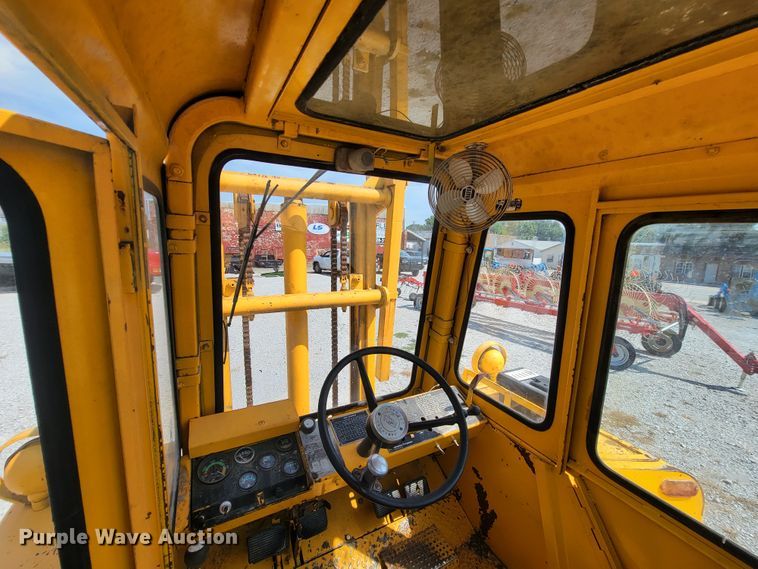 image for item KD9457 1977 Massey Ferguson MF4500  forklift