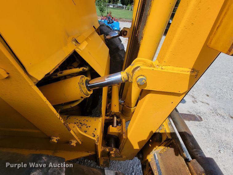 image for item KD9457 1977 Massey Ferguson MF4500  forklift