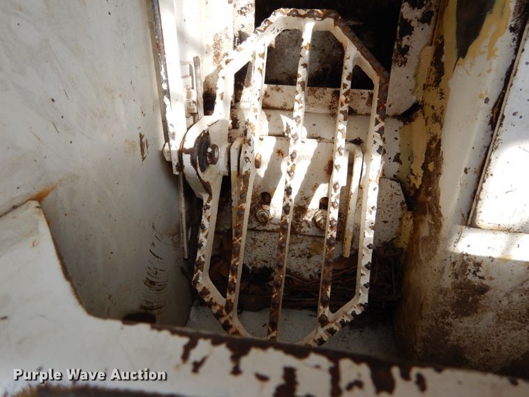 image for item KI9665 1979 Bobcat 530  skid steer loader