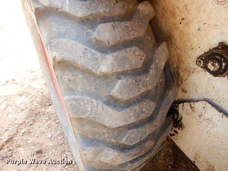 image for item KI9665 1979 Bobcat 530  skid steer loader