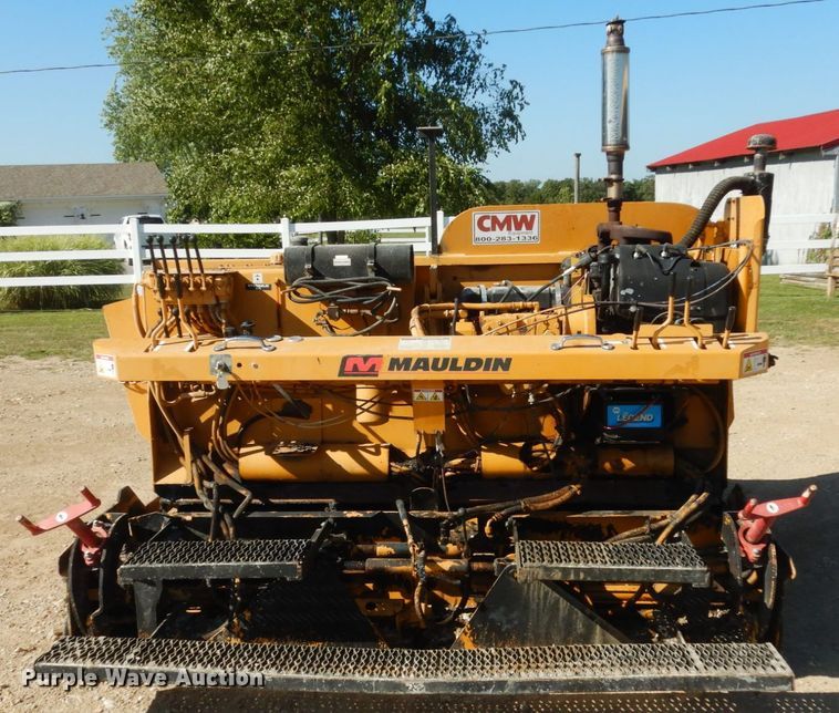 Mauldin 690F paver in Fulton, MO Item KI9687 sold Purple Wave