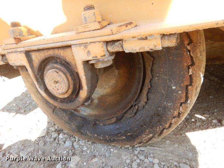 image for item KI9687 Mauldin 690F  paver