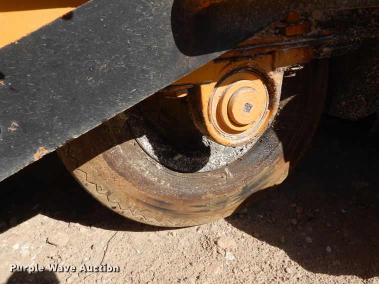 image for item KI9687 Mauldin 690F  paver