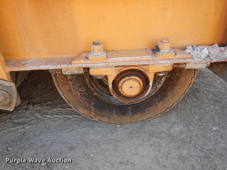 image for item KI9687 Mauldin 690F  paver