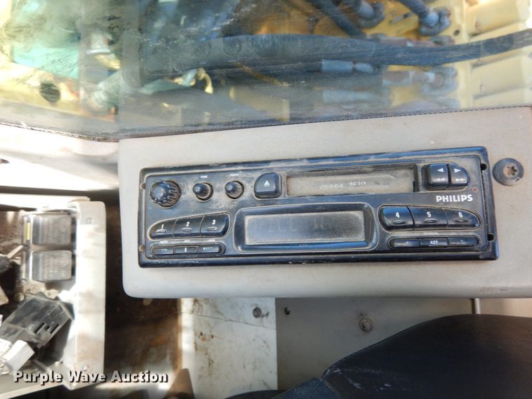 image for item KI9688 New Holland EW160  wheeled excavator