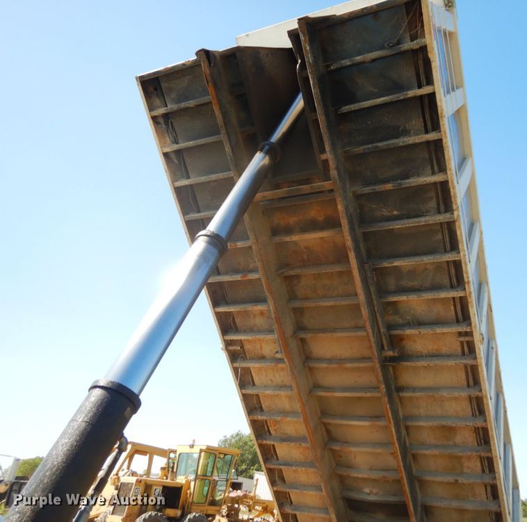 image for item KI9690 1999 Sterling LT8513  dump truck