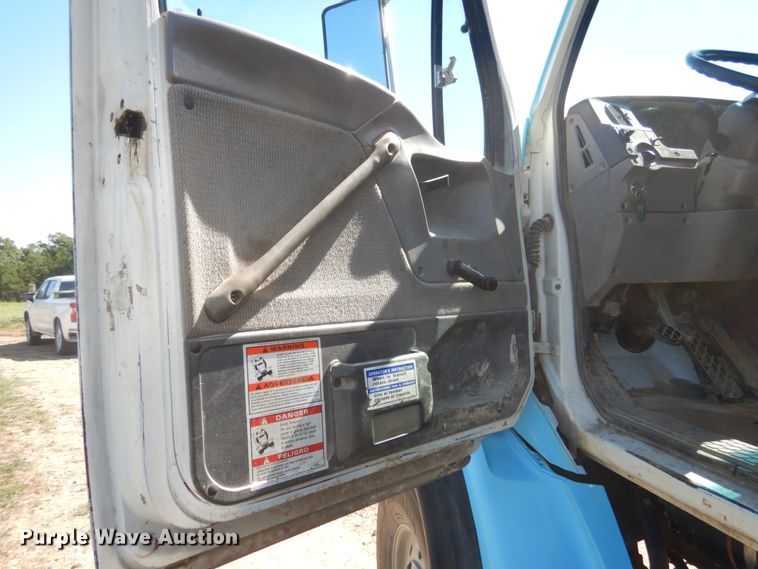 image for item KI9690 1999 Sterling LT8513  dump truck