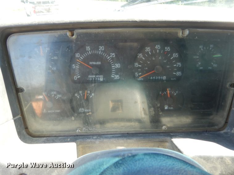 image for item KI9690 1999 Sterling LT8513  dump truck