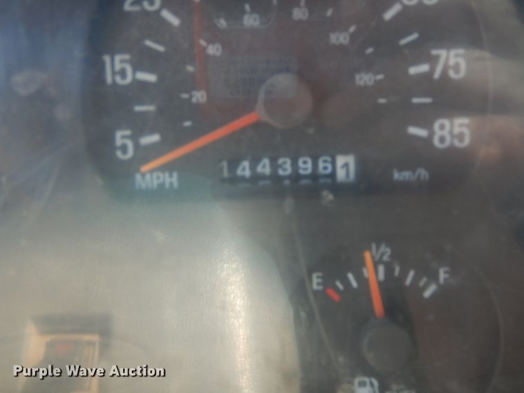 image for item KI9690 1999 Sterling LT8513  dump truck