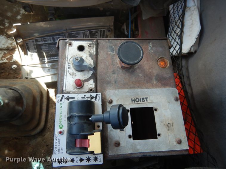 image for item KI9690 1999 Sterling LT8513  dump truck