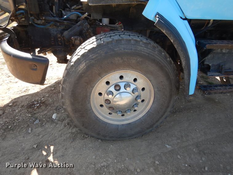 image for item KI9690 1999 Sterling LT8513  dump truck