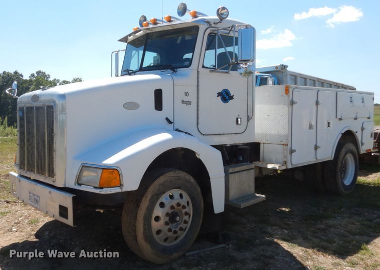 image for item KI9692 1997 Peterbilt 385  utility / service truck