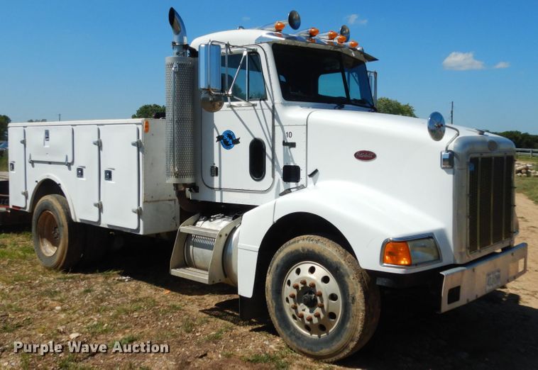 image for item KI9692 1997 Peterbilt 385  utility / service truck