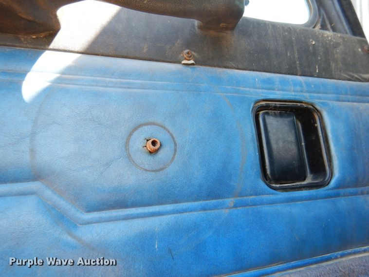 image for item KI9692 1997 Peterbilt 385  utility / service truck