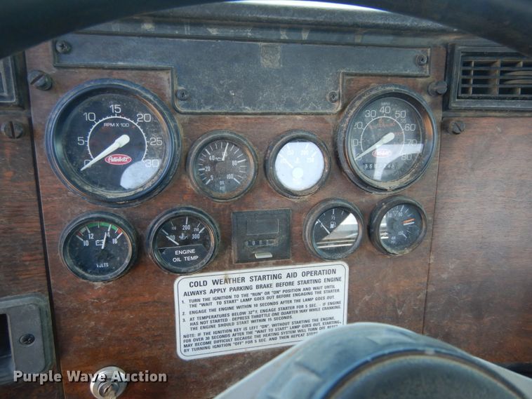 image for item KI9692 1997 Peterbilt 385  utility / service truck