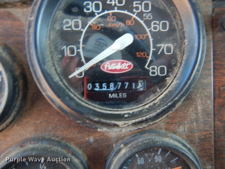 image for item KI9692 1997 Peterbilt 385  utility / service truck