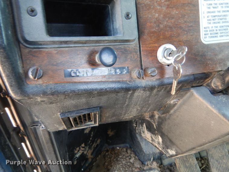 image for item KI9692 1997 Peterbilt 385  utility / service truck