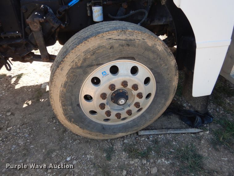 image for item KI9692 1997 Peterbilt 385  utility / service truck