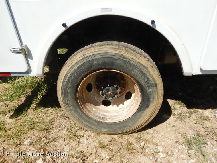 image for item KI9692 1997 Peterbilt 385  utility / service truck