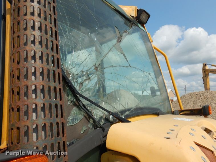 image for item KK9046 2000 Komatsu WB140  backhoe