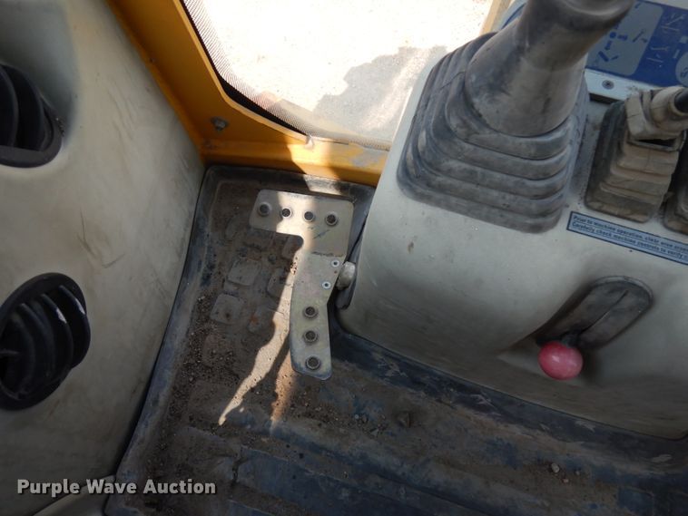image for item KK9046 2000 Komatsu WB140  backhoe