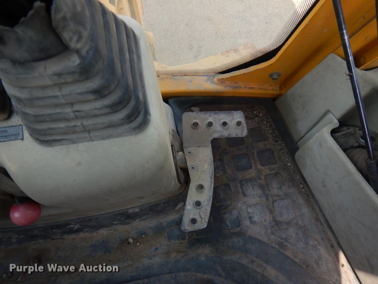 image for item KK9046 2000 Komatsu WB140  backhoe