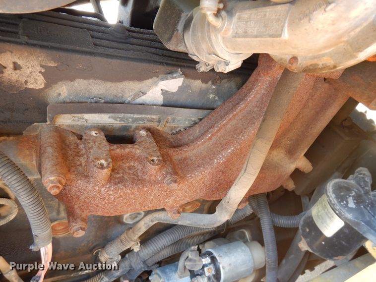 image for item KK9046 2000 Komatsu WB140  backhoe