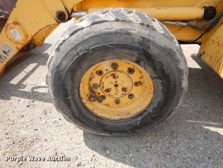 image for item KK9046 2000 Komatsu WB140  backhoe